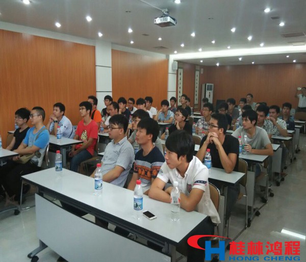 桂林理工大學學生到磨粉機生產基地參觀 桂林理工大學學生到磨粉機生產基地參觀