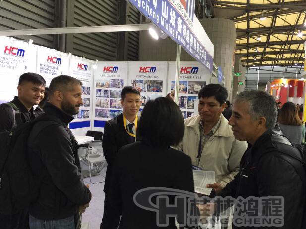 2016年寶馬展客戶洽談現場  2016年寶馬展客戶洽談現場