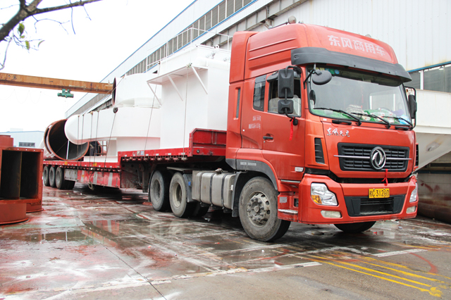 2017,桂林鴻程首臺(tái)磨粉機(jī)楊帆起航 2017,桂林鴻程首臺(tái)磨粉機(jī)楊帆起航