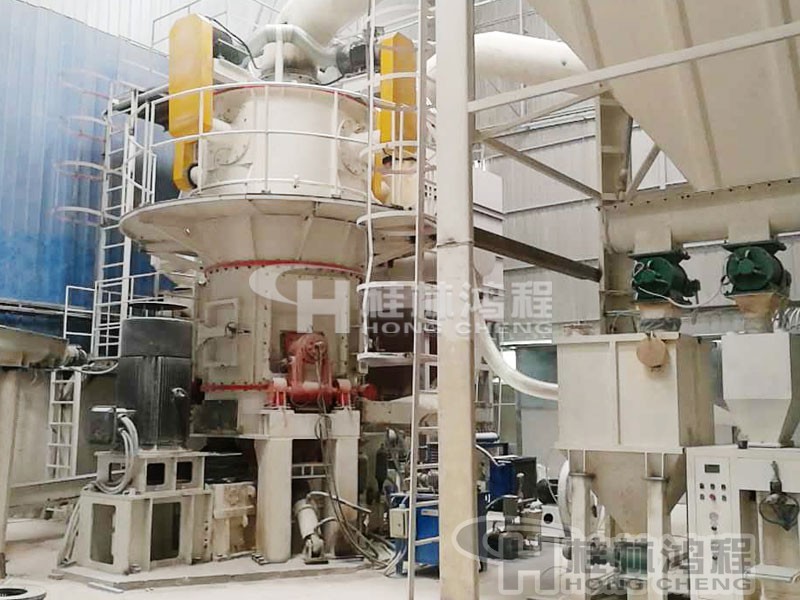 鑄造級膨潤土立式磨粉機生產(chǎn)線 鑄造級膨潤土立式磨粉機生產(chǎn)線客戶現(xiàn)場