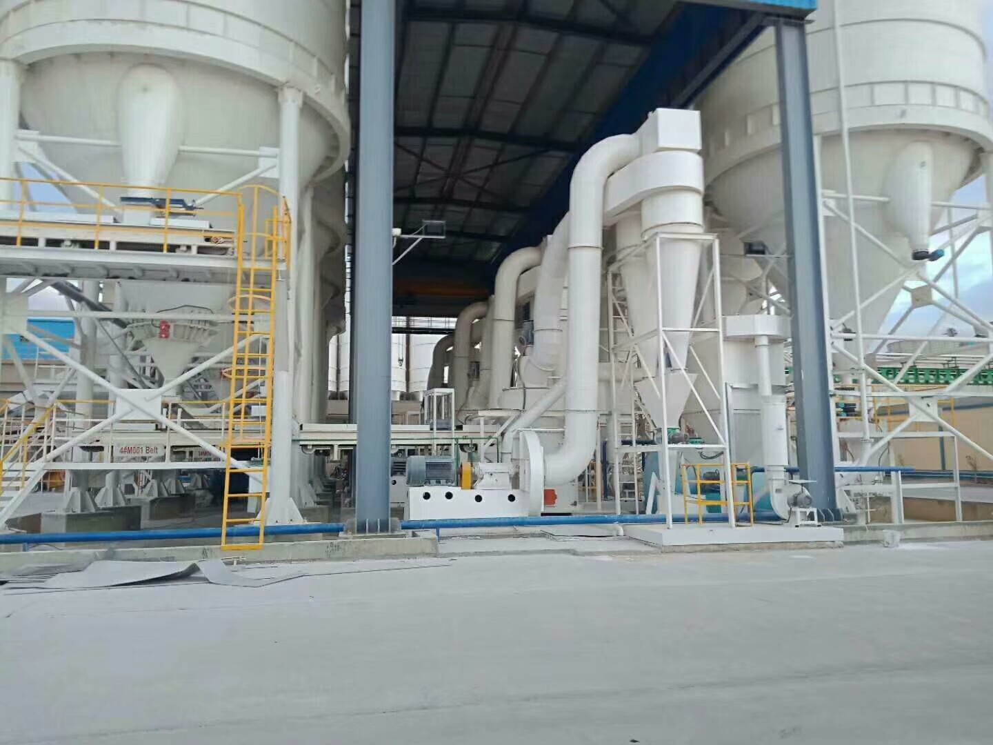 生產(chǎn)活性炭磨機(jī)HLMX超細(xì)立式磨粉機(jī) 生產(chǎn)活性炭磨機(jī)HLMX超細(xì)立式磨粉機(jī)