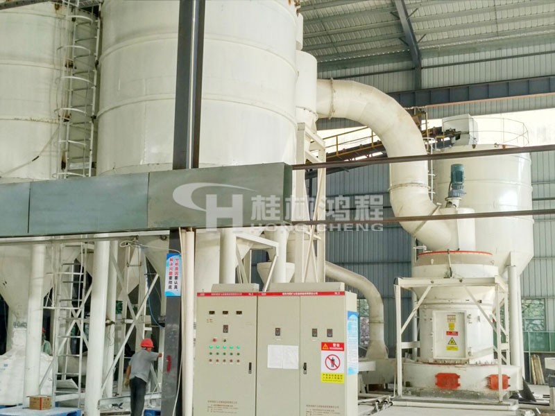 鋁礬土雷蒙磨出粉200目時產(chǎn)5噸機型 HC1700鋁礬土雷蒙磨出粉200目時產(chǎn)5噸機型