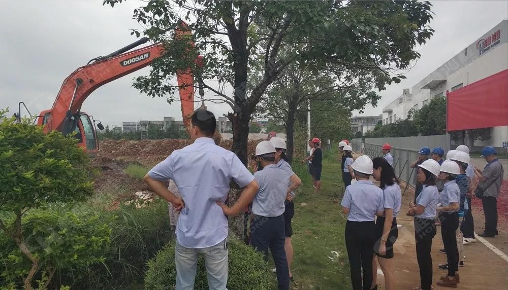 桂林鴻程機電設(shè)備有限公司廠區(qū)2#生產(chǎn)廠房開工大吉! 桂林鴻程機電設(shè)備有限公司廠區(qū)2#生產(chǎn)廠房開工大吉!