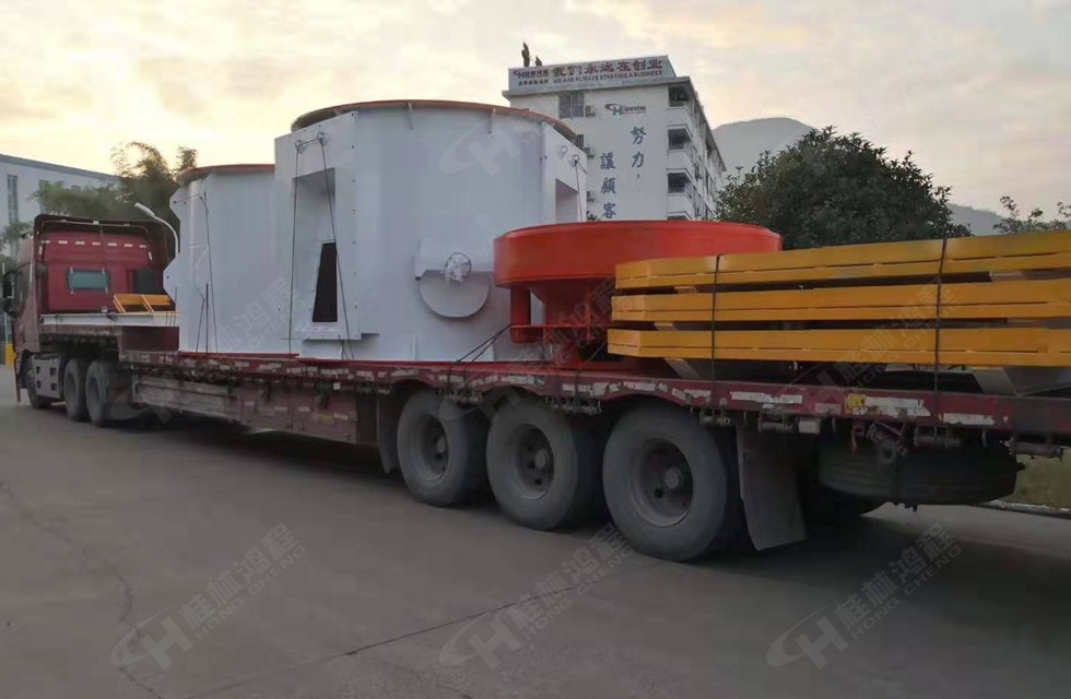 HLMX1700超細立磨主機部件安全捆綁于發(fā)車上 HLMX1700超細立磨主機部件安全捆綁于發(fā)車上