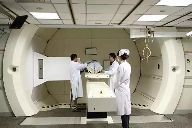 銫榴石的應用 醫學檢測: C:137 用做治療癌癥的放射源 銫榴石的應用 醫學檢測: C:137 用做治療癌癥的放射源