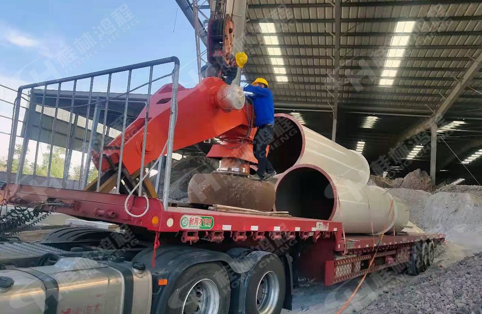 高嶺土立磨第5臺抵達客戶現(xiàn)場 高嶺土立磨第5臺抵達客戶現(xiàn)場